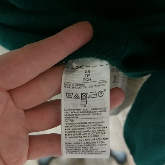 Green Old Navy Sweater - Picture 6 of 7